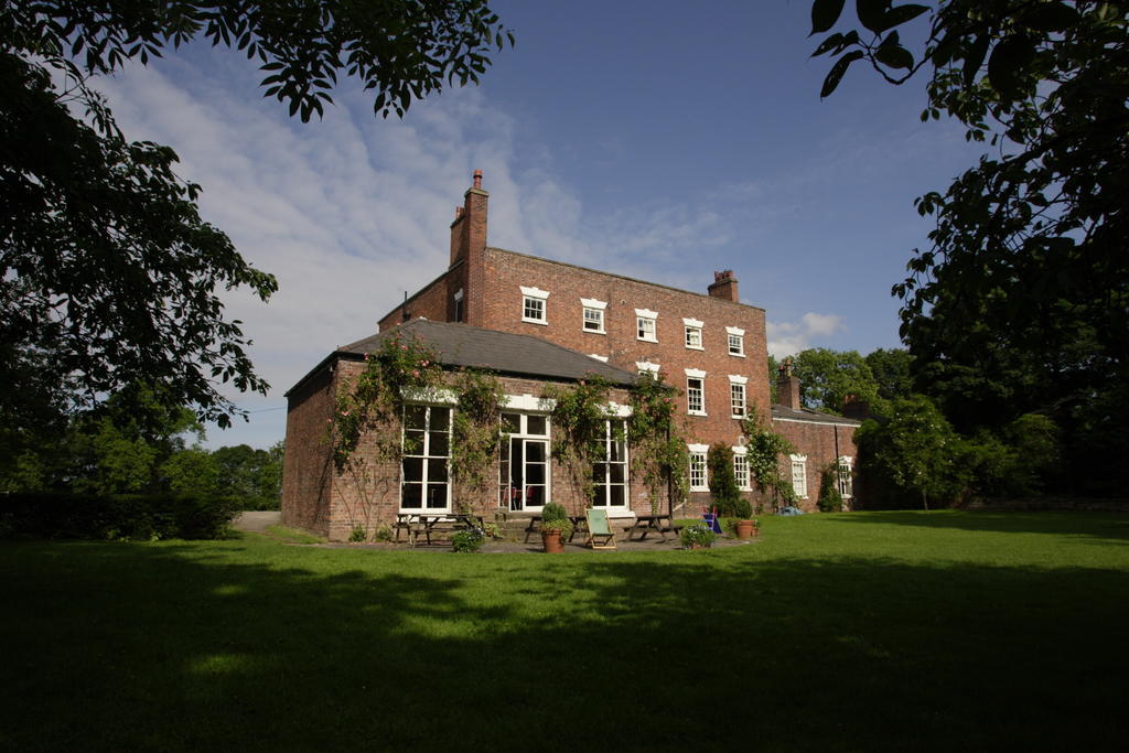 Trafford Hall Chester Extérieur photo