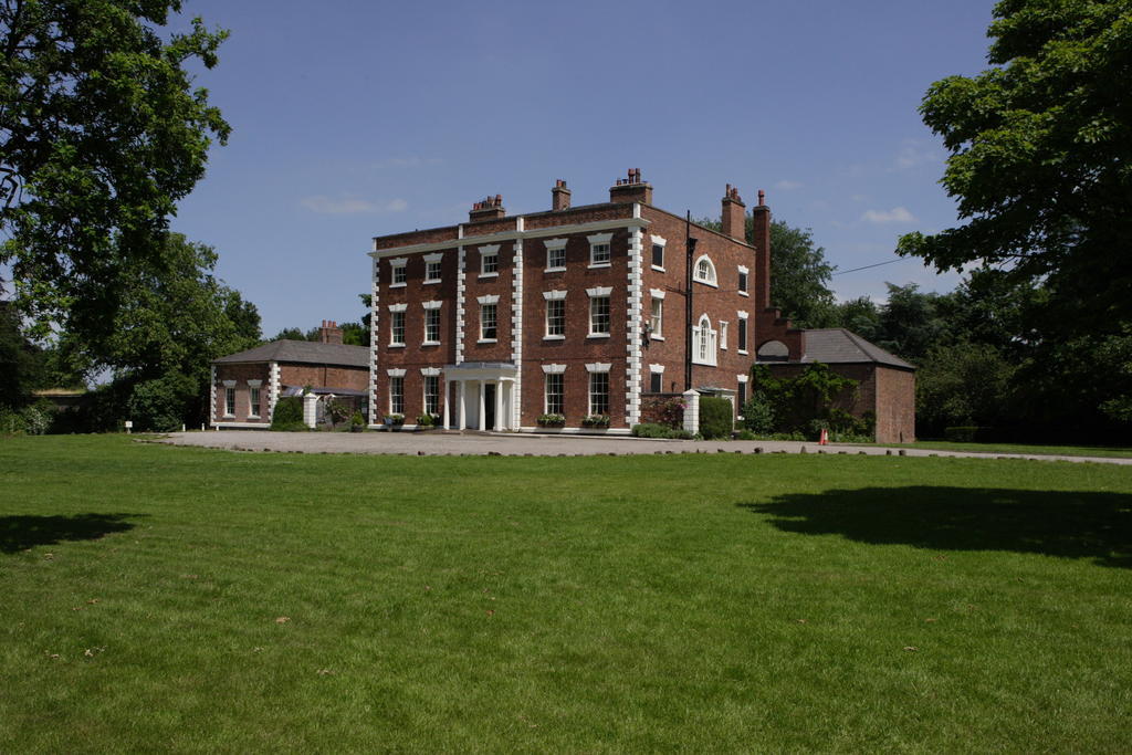 Trafford Hall Chester Extérieur photo